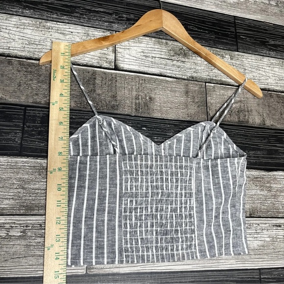 Express Womens Cropped Tank Top Size XS Linen Striped Gray Button Front NEW Top - Picture 9 of 9